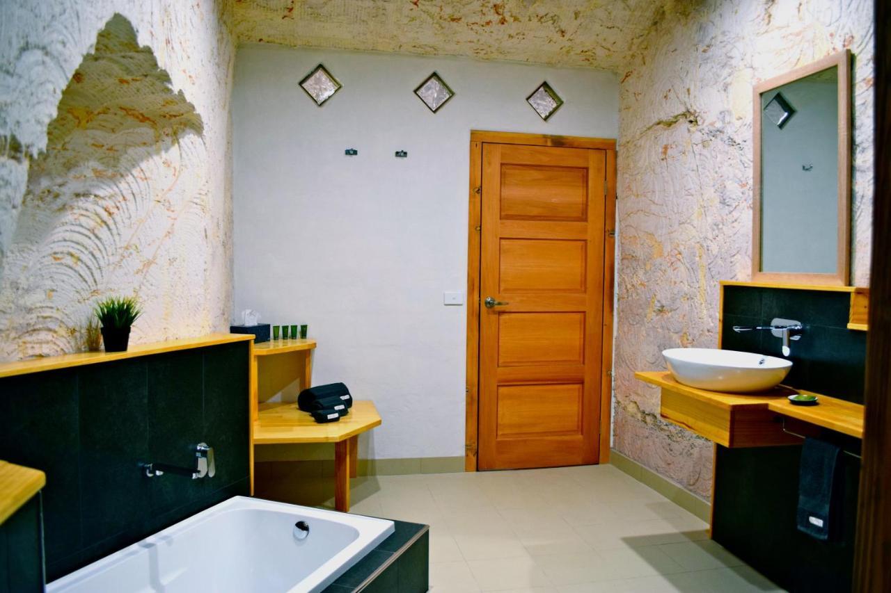 Dug Out B&B Coober Pedy Zewnętrze zdjęcie